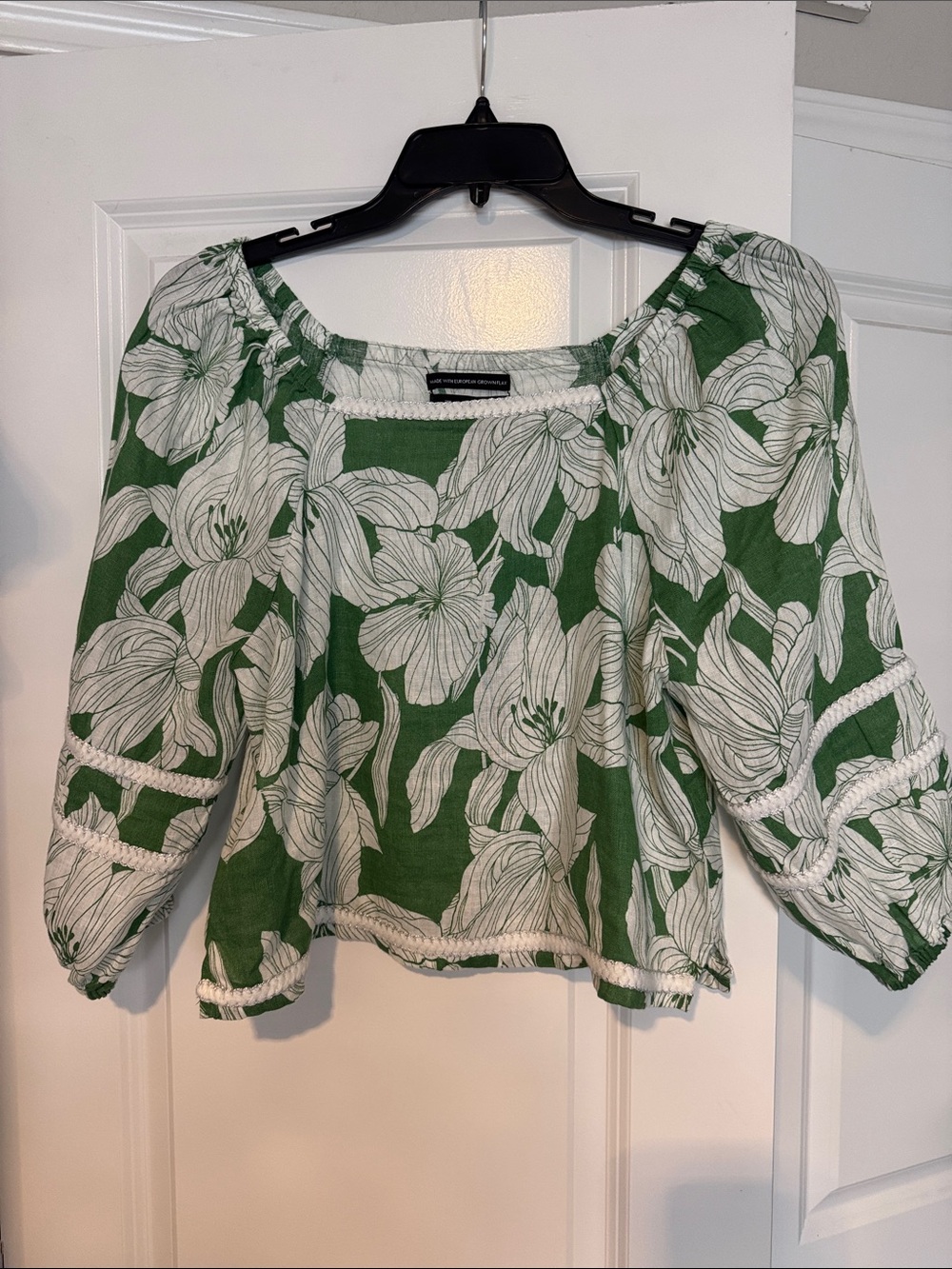 Tahari Linen Green and White Floral Off-Shoulder Blouse
